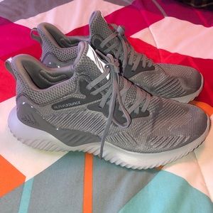Brand New Adidas Alpha Bounce Tennishoes!!